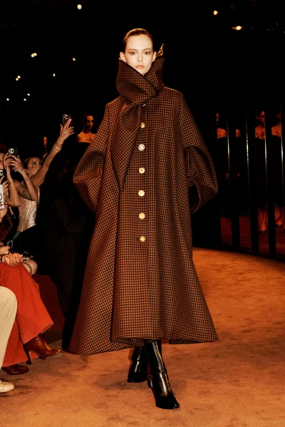 Look 8